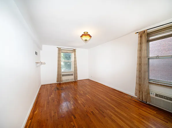 1717 East 18th Street image 13 of 14