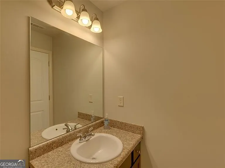 329 Turtle Creek Dr — Photo 17