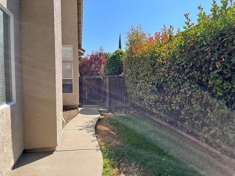 114 Gilded Rock Cir — Photo 35