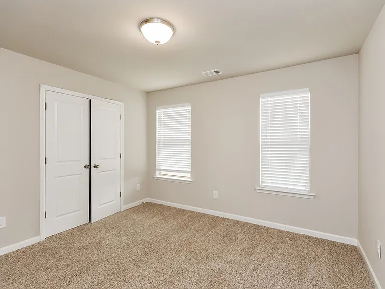 400 McGiboney Ln — Photo 12