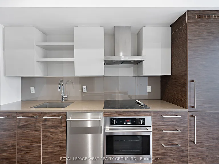 1030 King St W #835 — Photo 9