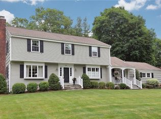 28 Georgian Ln, Darien, CT 06820