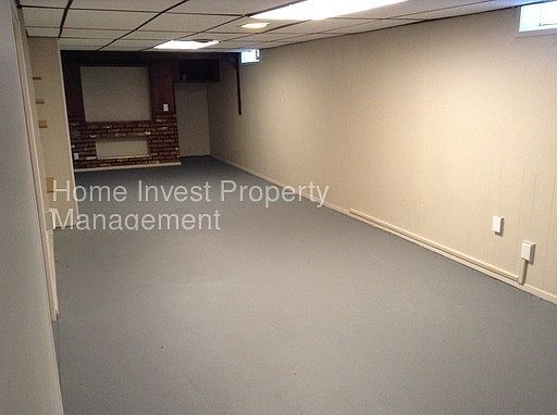 4th image of 5701 N 72nd St