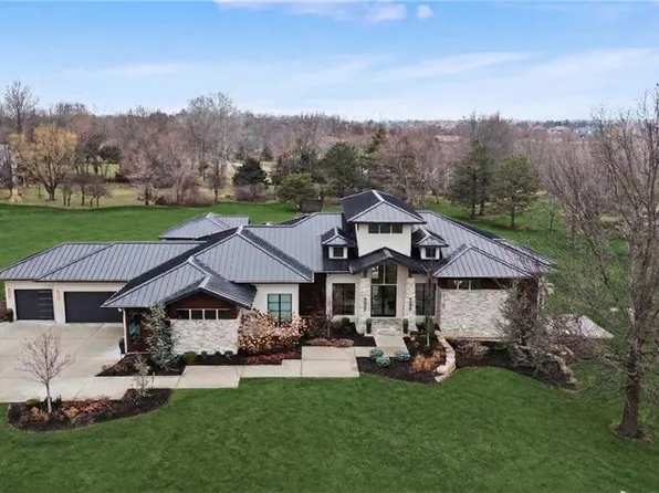 21100 W 105th St, Olathe, KS 66061