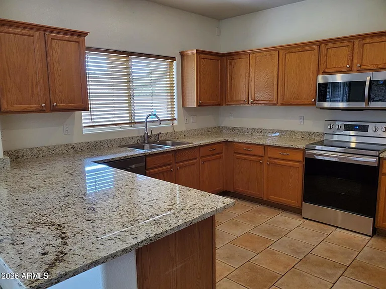 1853 E Shannon St — Photo 11