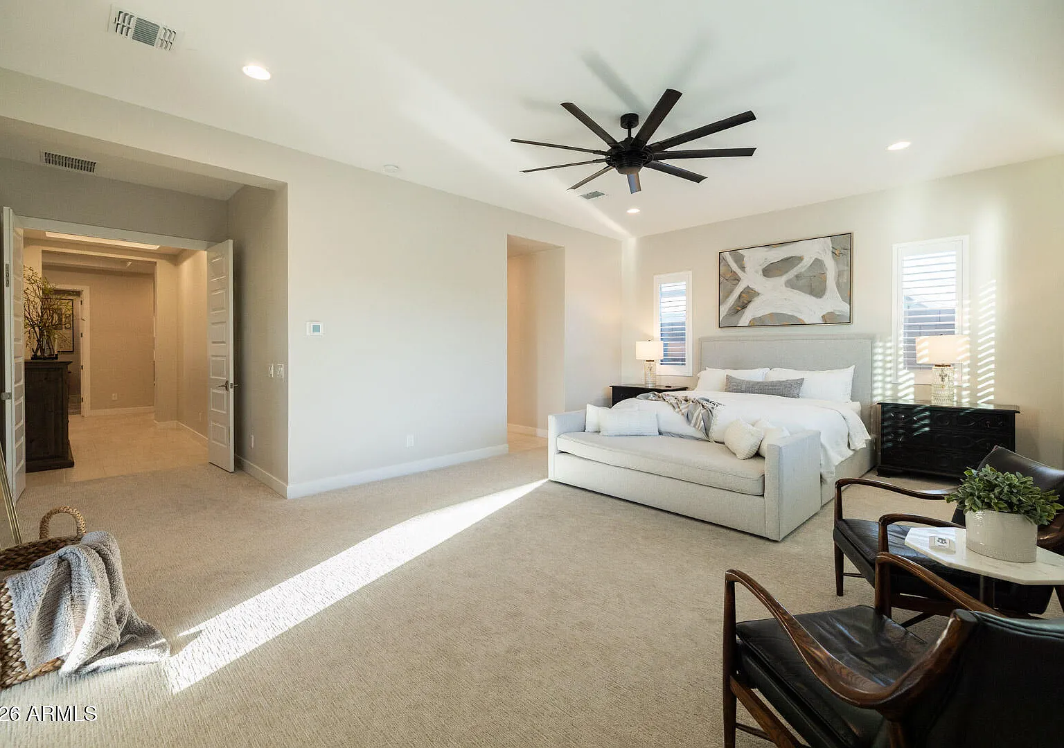 5 bed, 3.5 bath, 4228 sqft, $9,000 — Photo 4