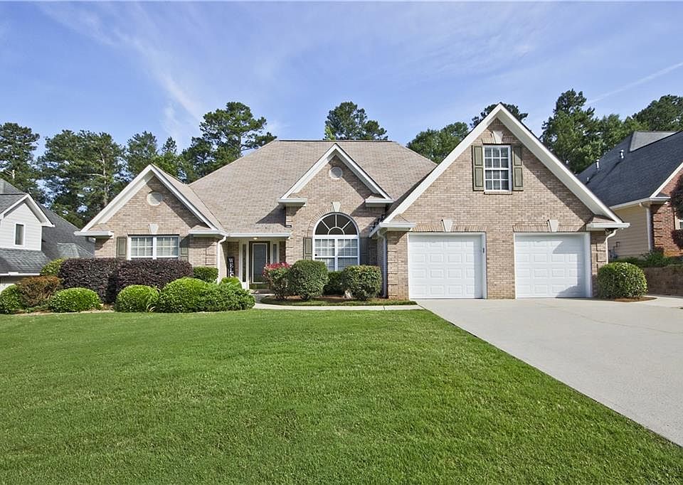 1st image of 930 River Valley Dr