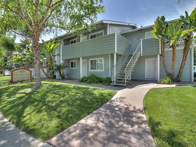 499 N Fair Oaks Ave #11 — Photo 7