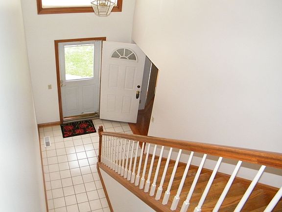 3rd image of 742 Anthony St