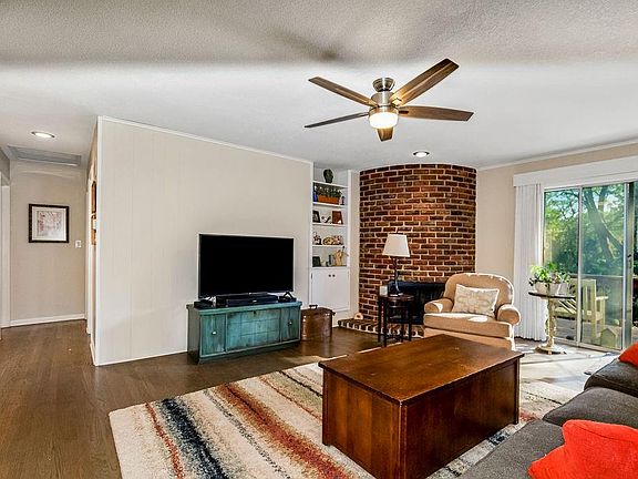 4th image of 9100 Westbrooke Dr