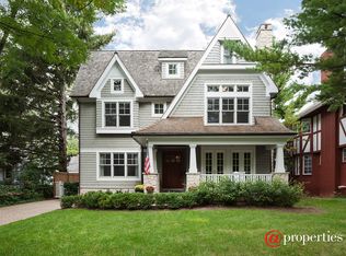 1039 Ash St, Winnetka, IL 60093