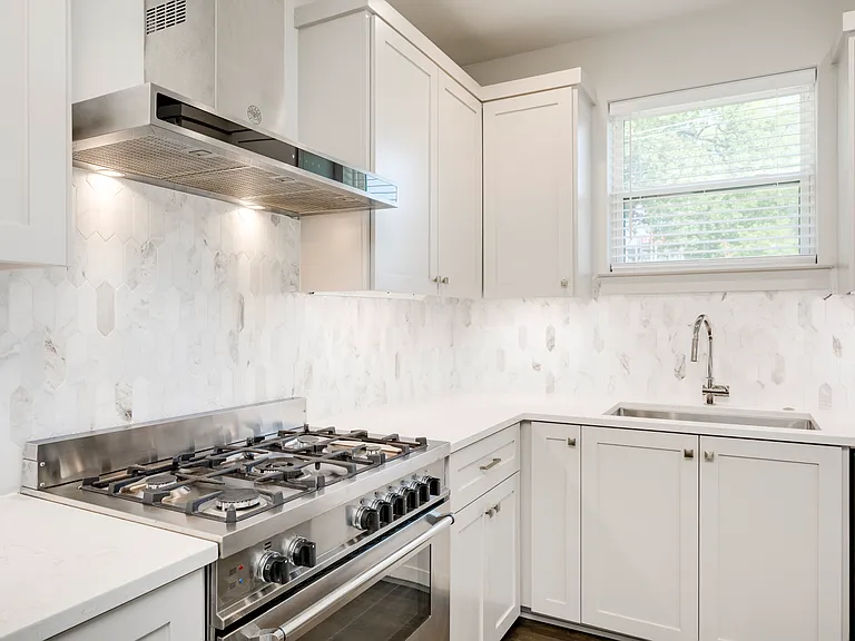 1412 Perez St #1 — Photo 10