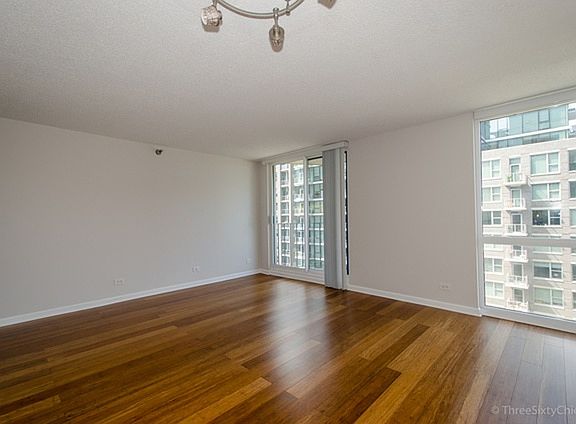 3rd image of 1250 N La Salle Dr APT 1005