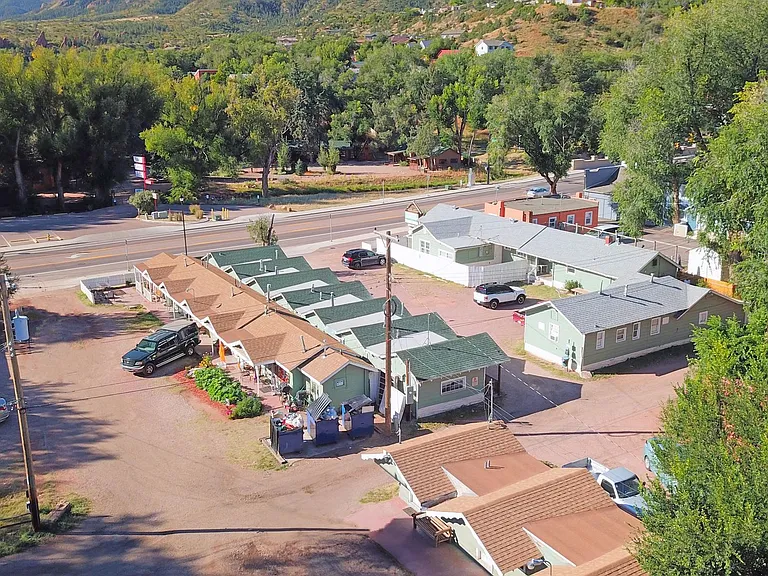 High Country Lodge — Photo 16