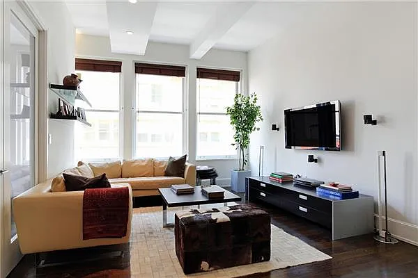 Rented by R New York | media 17