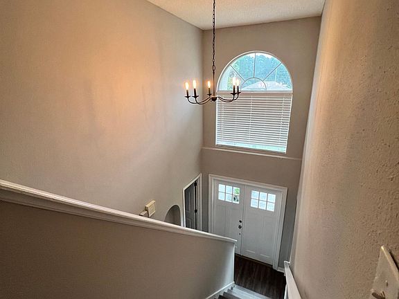 3rd image of 43 Sterling Hill Dr
