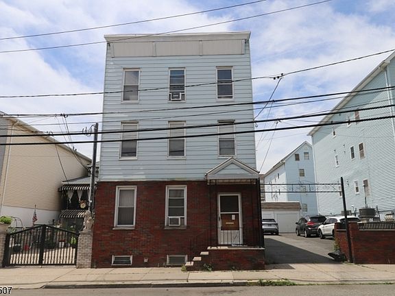 3rd image of 66-68 Chambers St