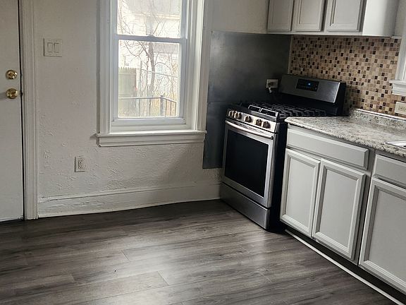3rd image of 7325 Butcher St