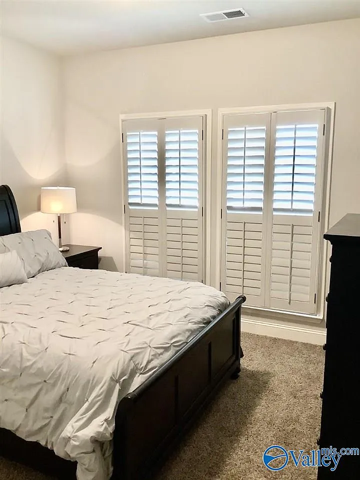 4 bed, 3.0 bath, 2139 sqft, $1,995 — Photo 4