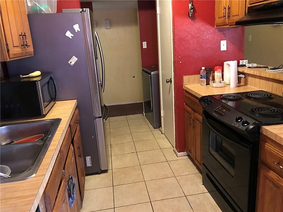 2nd image of 3403 Doolittle Dr