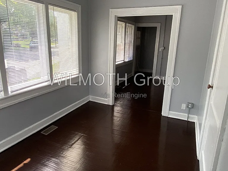 634 E 37th St #2 — Photo 5