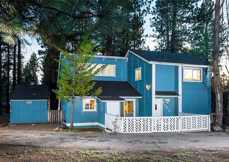 1st image of 41910 Evergreen Dr