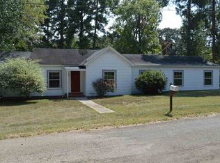 717 Ochiltree St, Daingerfield, TX 75638