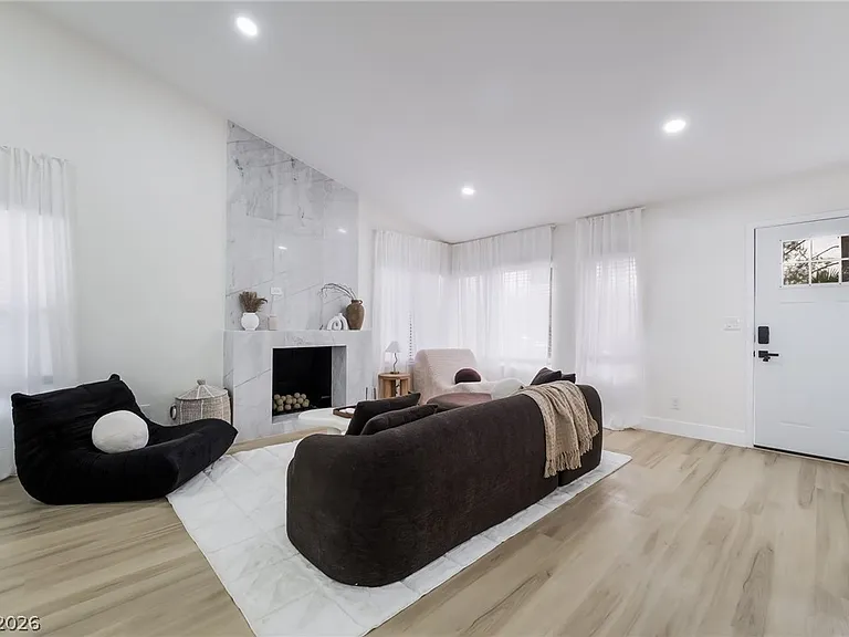 3138 Belvedere Dr — Photo 4