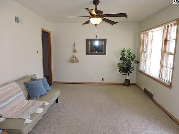 4th image of 1520 E 6th Ave