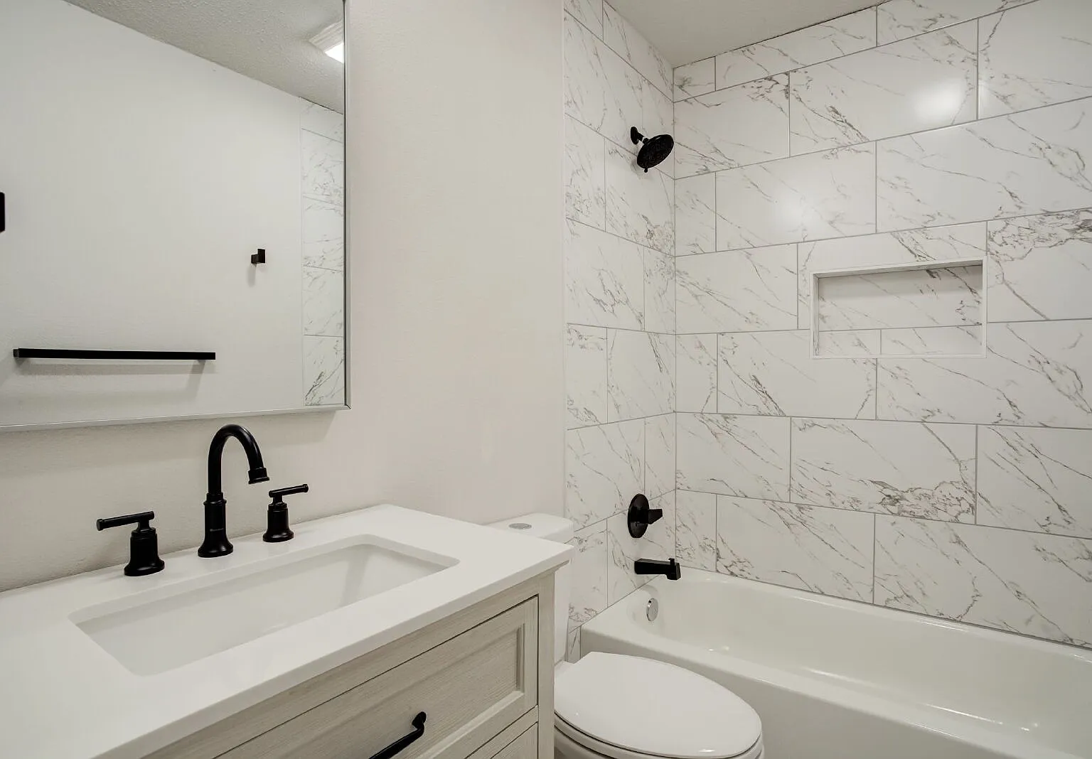2 bed, 1.0 bath, 1000 sqft, $900 — Photo 3