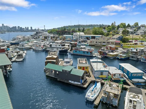 2401 N Northlake Way #D13, Seattle, WA 98103