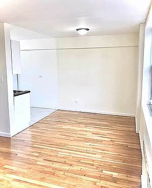 2nd image of 150 Hawthorne St APT 7N