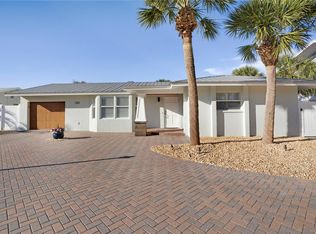 329 Avenida Leona, Sarasota, FL 34242