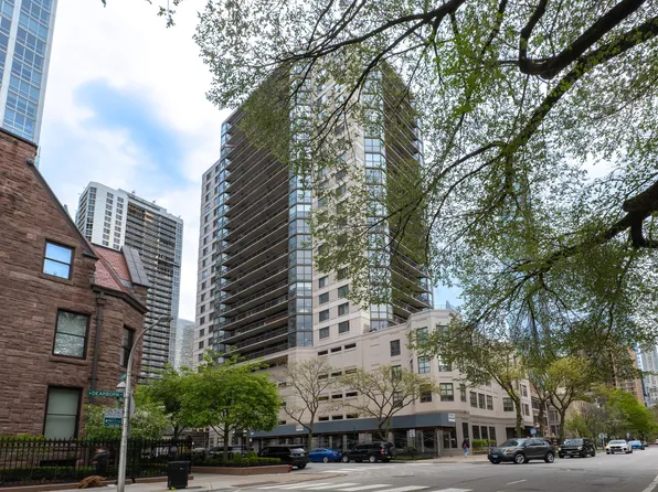 33 W Delaware Pl, Chicago, IL