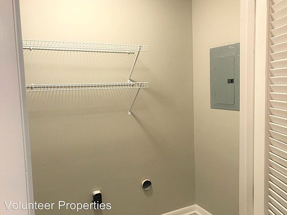 4th image of 376 Ryder Ave APT A4