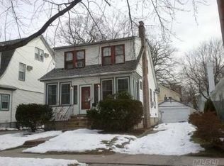 3359 163rd St, Flushing, NY 11358