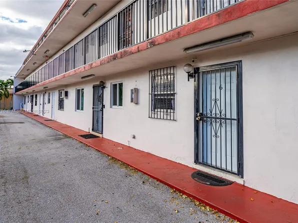 1000 W 28th St APT 6, Hialeah, FL 33010