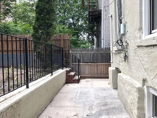 Rented by Lang Realty LLC | media 21