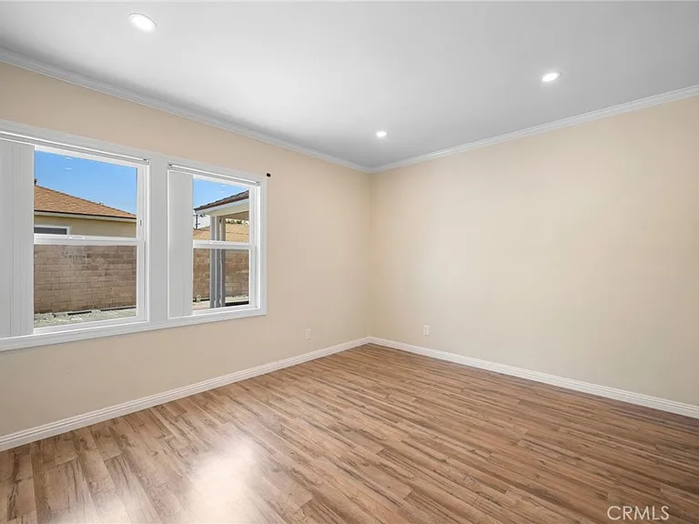 528 Ivy St — Photo 13