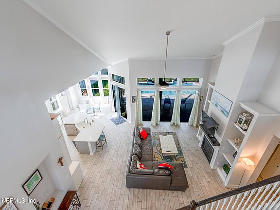 3rd image of 476 BRAMBLY VINE Drive