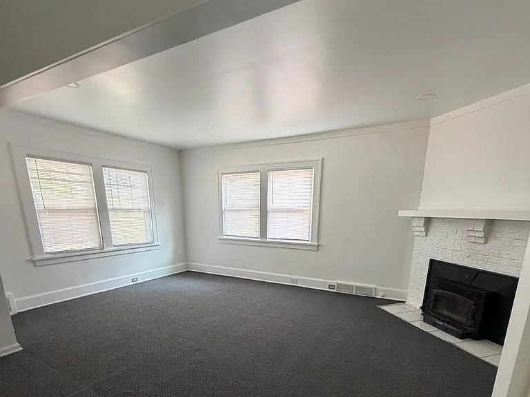1812 Huffman Blvd — Photo 6