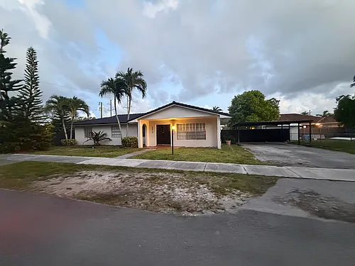 9814 SW 34th Ter Photo 1