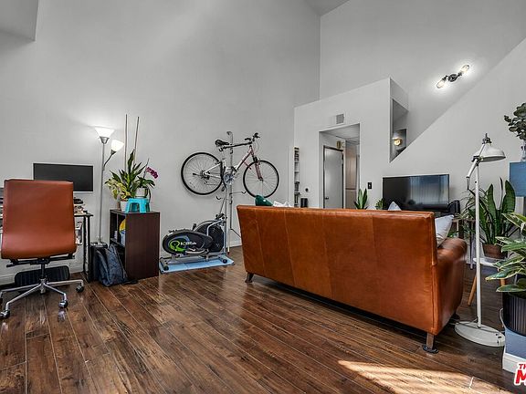 3rd image of 1546 Hi Point St APT 201