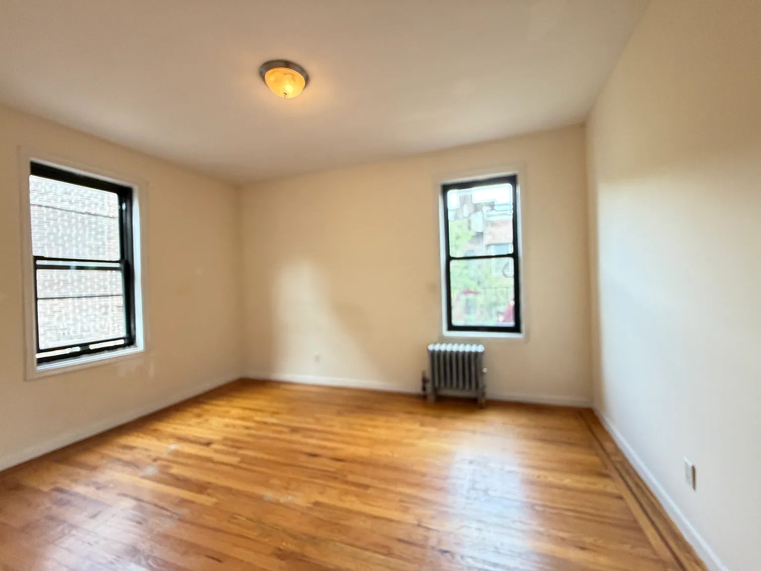 30 Dongan Place — Photo 4