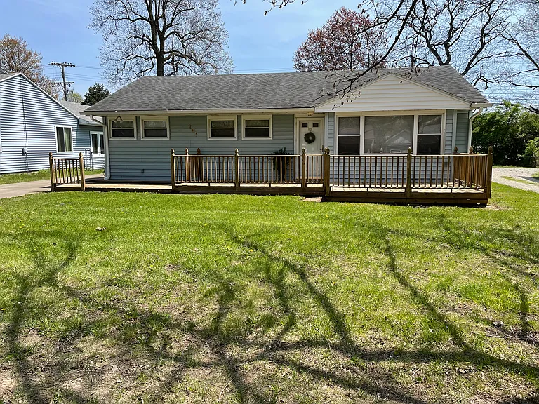 N Greenbriar Rd — Photo 12