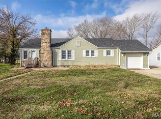 111 Crescent Dr, Lebanon, MO 65536