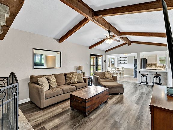 5th image of 170 Clover Ln