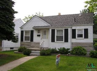 18118 Stephens Dr, Eastpointe, MI 48021
