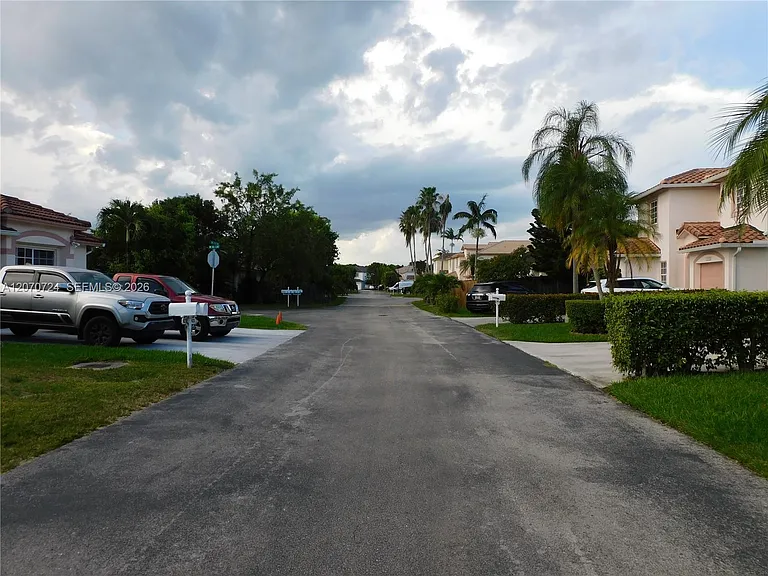 14271 SW 150th Ave — Photo 5