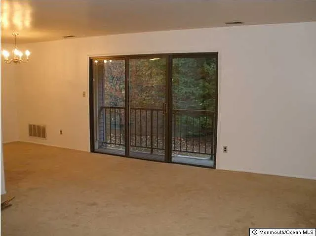 268 Gloucester Ct — Photo 6